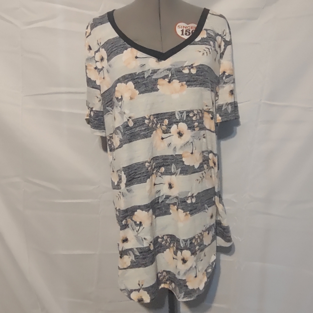 🍌 LulaRoe White Grey Floral Striped V-Neck Top | Large